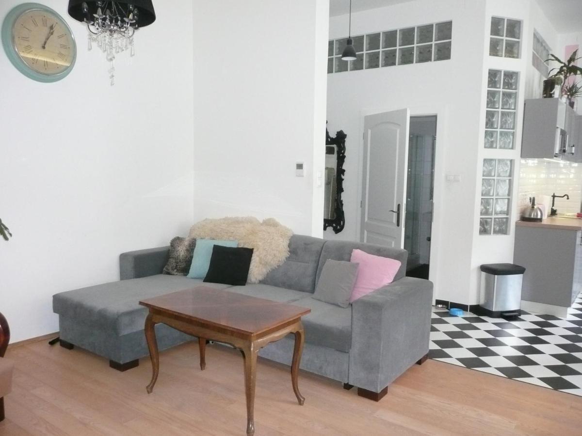 Modern City Center Location: Party, Sightsee, Rest Apartamento Budapeste Exterior foto